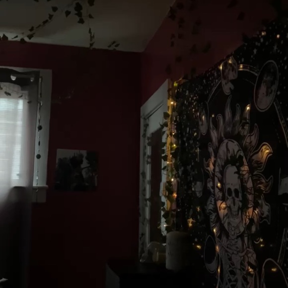 Skeleton Tapestry - Picture 2 of 3